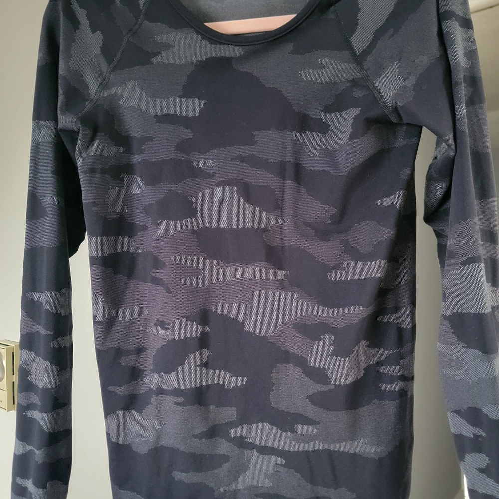 Athleta gray camo, size M